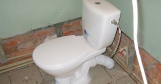 Установка приставного унитаза в Бугульме - монтаж и подключение, СантехДомБгл от 5129 рублей