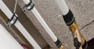 Замена труб водоснабжения в квартире: цена от 2052 руб. - СантехДомБгл